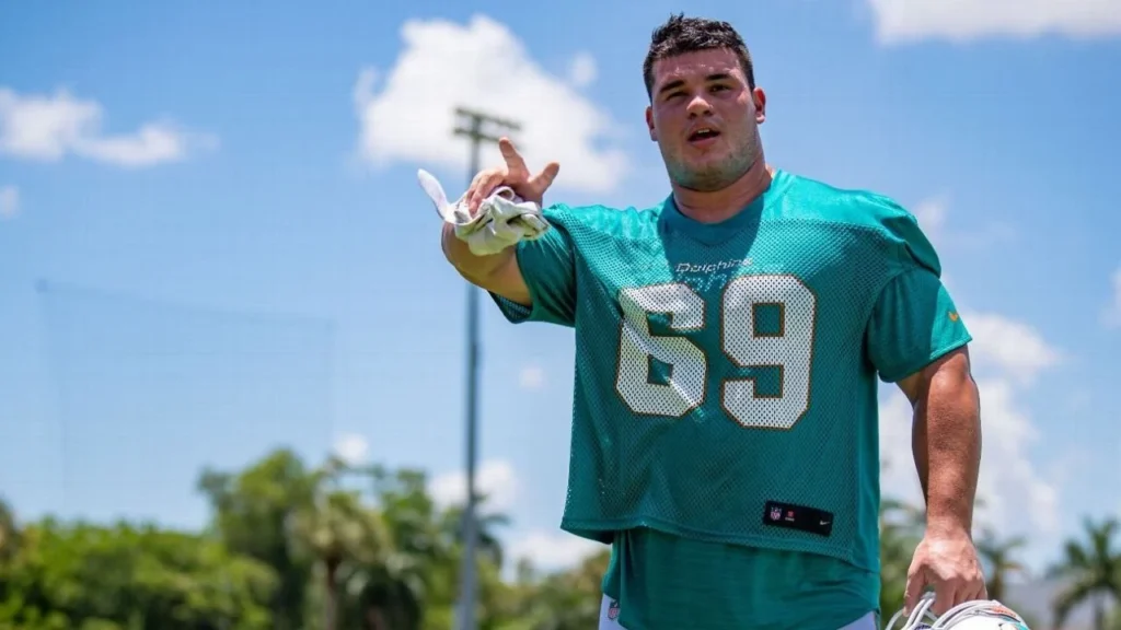 Jovem de MT chega à NFL com fé e inspira o Brasil