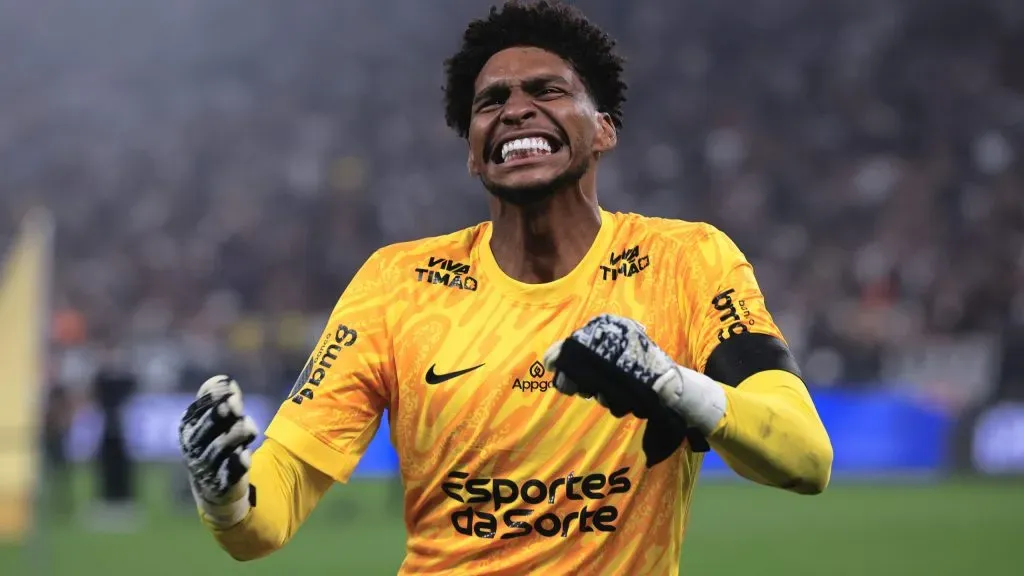 Hugo Souza será titular na Seleção Brasileira; Ancelotti observa