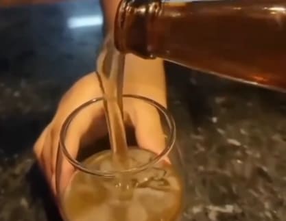 Bebida "gosmenta": vídeo viraliza e alerta sobre validade