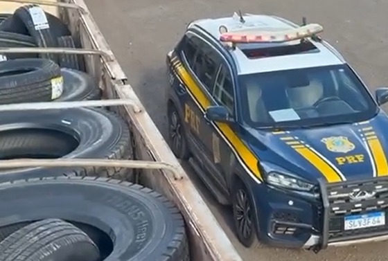 motorista é preso com carga irregular de pneus