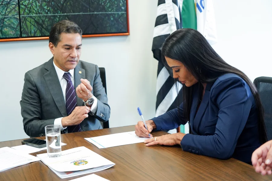 Filiação de Influenciadores aos Partidos: Entenda o Impacto nas Eleições