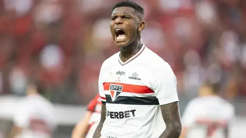 São Paulo paga salário de Arboleda e dá novo prazo de 10… e movimenta torcedores em destaque